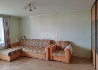 Продается 2-комнатная квартира, 49 м2, Глазов, улица Карла Маркса, 13