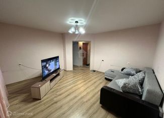 Продается 1-комнатная квартира, 40 м2, Омск, улица Дмитриева, 15к3