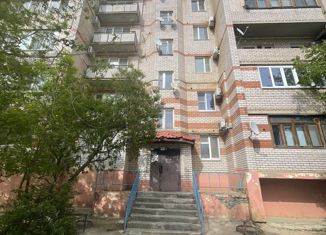 Продам 3-комнатную квартиру, 67 м2, Элиста, 6-й микрорайон, 22, 6-й микрорайон
