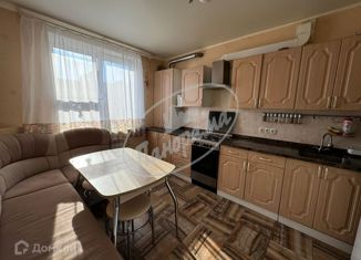 Продам 1-ком. квартиру, 33 м2, Калужская область, улица Братьев Луканиных, 3