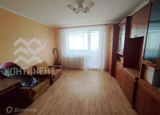 Продается трехкомнатная квартира, 66 м2, поселок городского типа Мирный, улица Сырникова, 21