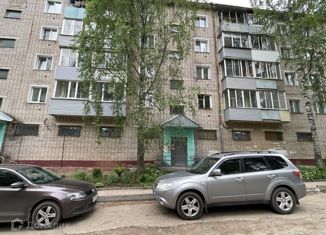 Продаю трехкомнатную квартиру, 60 м2, Киров, проспект Строителей, 2