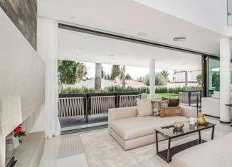 Продается дом, 280 м2, посёлок городского типа Сириус, Хоккейная улица