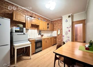 Сдача в аренду 2-ком. квартиры, 60 м2, Москва, Лебедянская улица, 17к3, ЮАО