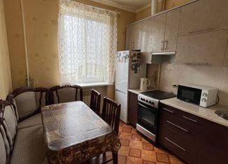 Сдам 2-ком. квартиру, 49 м2, Губкин, Советская улица, 22