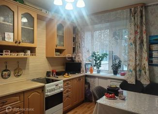 Продам 4-ком. квартиру, 80.1 м2, Забайкальский край, Петровско-Заводская улица, 48