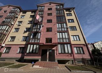 Продам трехкомнатную квартиру, 108 м2, Владикавказ, улица Шамиля Джикаева, 6, 18-й микрорайон