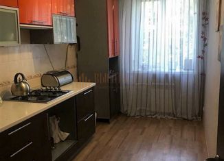 Продаю четырехкомнатную квартиру, 75 м2, село Александровское, улица Дзержинского, 65