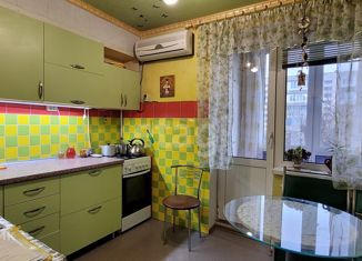 Продается 2-комнатная квартира, 55.8 м2, посёлок городского типа Новоозёрное, улица Героев-Десантников, 7