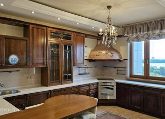 Сдам трехкомнатную квартиру, 113.1 м2, Москва, улица Исаковского, 39, район Строгино