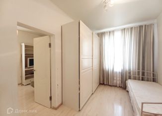 Продам двухкомнатную квартиру, 56 м2, Абинск, улица Красных Курсантов, 17