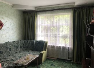 Продается 3-комнатная квартира, 63.1 м2, поселок городского типа Пролетарский, Железнодорожная улица, 18А