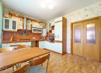 Продаю 3-комнатную квартиру, 106.3 м2, Мосальск, улица Ленина, 42А