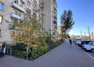 Продаю трехкомнатную квартиру, 58.5 м2, Астраханская область, улица Куликова, 54