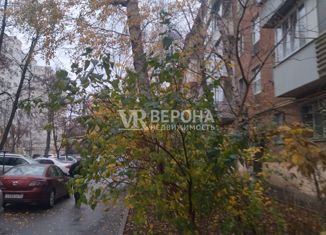 Продам трехкомнатную квартиру, 60 м2, Краснодар, улица Кутузова, 29, микрорайон Покровка