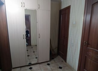 Продаю 2-ком. квартиру, 50 м2, Севастополь, улица Колобова, 19