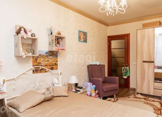 Продаю 2-комнатную квартиру, 52.6 м2, Кыштым, улица Бажова, 1