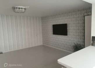 Продается 2-ком. квартира, 72.7 м2, Бирск, улица Гагарина, 93