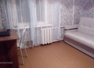 Сдаю в аренду комнату, 65 м2, Великий Новгород, улица Саши Устинова, 3