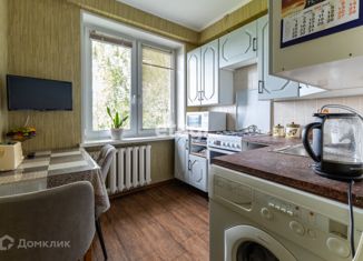 Продам 3-комнатную квартиру, 57 м2, Санкт-Петербург, улица Верности, 14к1