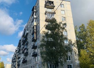 Продам однокомнатную квартиру, 31 м2, Санкт-Петербург, проспект Энергетиков, 35к1, метро Проспект Большевиков