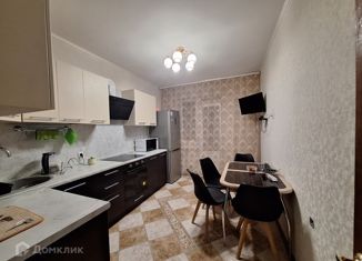 Продается двухкомнатная квартира, 52.8 м2, Тюменская область, улица Дзержинского, 48