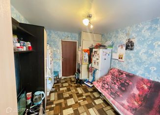 Продаю комнату, 12.1 м2, Ижевск, Майская улица, 21, жилой район Север