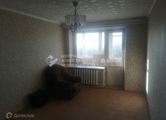 Продаю 3-ком. квартиру, 53 м2, Скопин, улица Карла Маркса, 164
