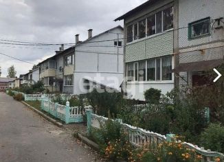 Продам 2-ком. квартиру, 57.7 м2, село Овстуг, Больничная улица, 4