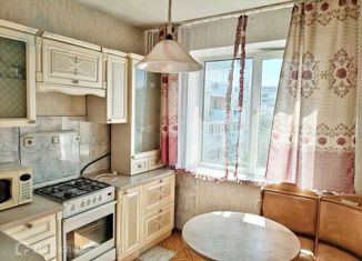 Продается двухкомнатная квартира, 54 м2, Оренбург, микрорайон 70-летия ВЛКСМ, 15