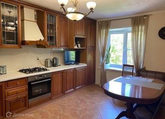 Сдам в аренду 4-ком. квартиру, 101 м2, Вологда, Благовещенская улица, 89