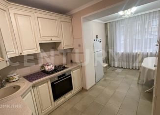 Продаю 3-ком. квартиру, 67 м2, Владикавказ, улица Кутузова, 83к1, Иристонский муниципальный округ