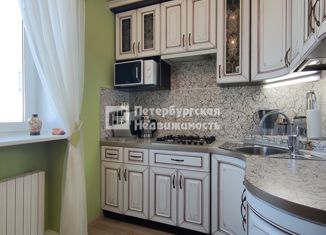 Продам трехкомнатную квартиру, 57.7 м2, Красное Село, улица Юных Пионеров, 15