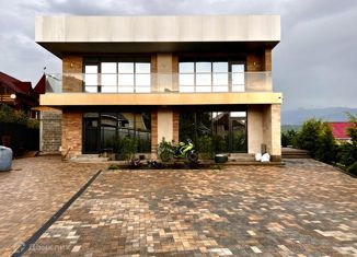 Продается дом, 250 м2, село Весёлое, улица Мира, 11