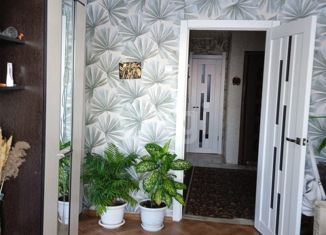 Продается 2-ком. квартира, 50 м2, Далматово, улица Гагарина, 86