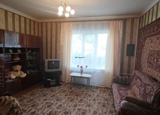 Продаю трехкомнатную квартиру, 60 м2, сельский посёлок Огарёвка, Первомайская улица, 102