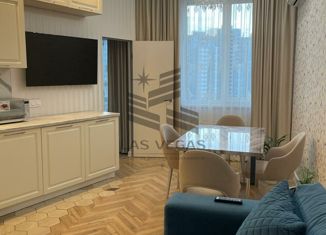 Сдаю в аренду 3-ком. квартиру, 85 м2, Казань, Чистопольская улица, 86/10