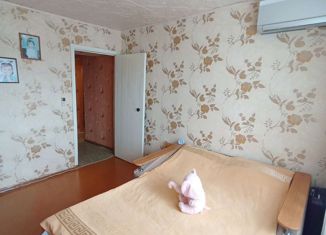 Продам 2-ком. квартиру, 47 м2, Оренбург, Карагандинская улица, 110