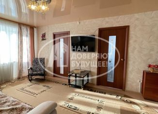 Продам 3-комнатную квартиру, 63 м2, Лысьва, улица Ленина, 44