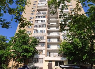 Продам 1-ком. квартиру, 36 м2, Москва, улица Маршала Бирюзова, 34, улица Маршала Бирюзова
