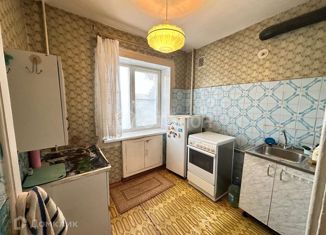 Продам 3-комнатную квартиру, 43 м2, Волгоград, улица Маршала Еременко, 17, Краснооктябрьский район