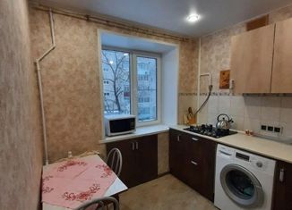 Двухкомнатная квартира в аренду, 47 м2, Кимры, улица Русакова, 10