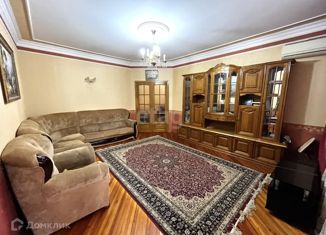 Продам 3-ком. квартиру, 82 м2, Махачкала, Учительская улица, 13А