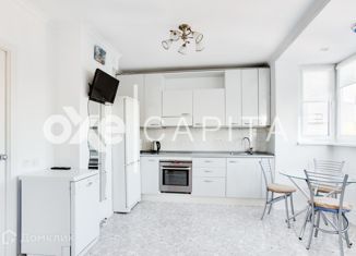 Сдается 4-комнатная квартира, 120 м2, Москва, улица Сергея Макеева, 1, улица Сергея Макеева