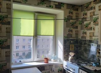 Продается четырехкомнатная квартира, 62 м2, Старый Оскол, микрорайон Приборостроитель, 29