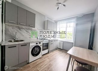 Продаю 2-комнатную квартиру, 47 м2, Санкт-Петербург, проспект Тореза, 98к3, метро Удельная