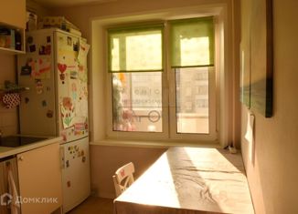 Продажа 2-комнатной квартиры, 39.6 м2, Москва, улица Тёплый Стан, 12к1, метро Тёплый Стан