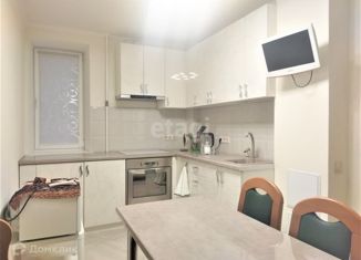 Продается 2-ком. квартира, 45.4 м2, Симферополь, Севастопольская улица, 94