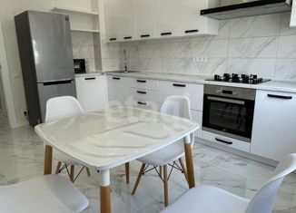 Сдаю 2-ком. квартиру, 60 м2, село Мирное, улица Крымской Весны, 5к1