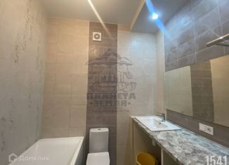 Продаю 1-ком. квартиру, 40 м2, Аксай, улица Речников, 14к2